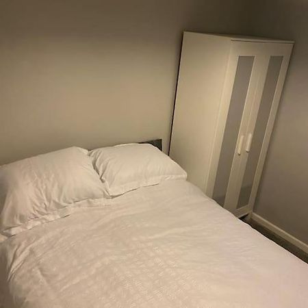 Cosy 1 Bed Home @スティーブネージ エクステリア 写真