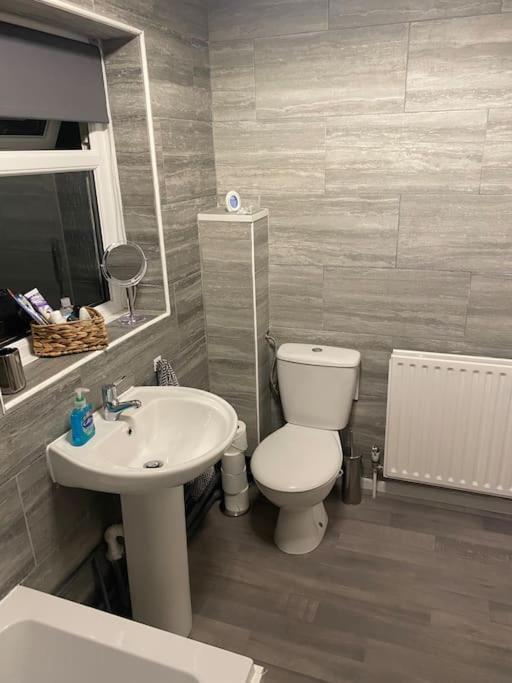 Cosy 1 Bed Home @スティーブネージ エクステリア 写真